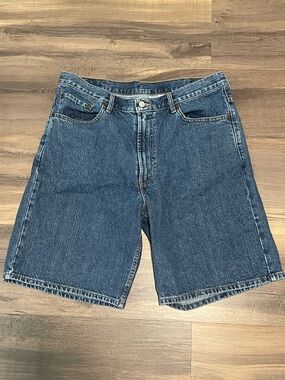 Levi’s 550 Relaxed Fit Blue Denim Shorts!